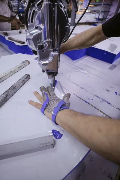 Straight-knife cutting