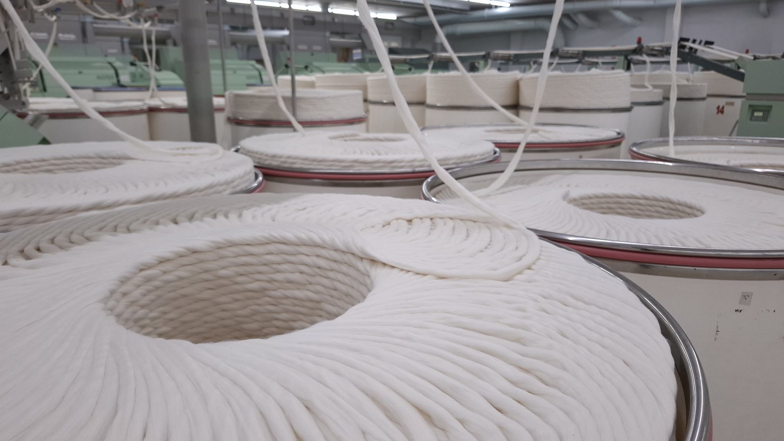 Roving sliver — PT Embee Plumbon Tekstil, Cirebon, Indonesia